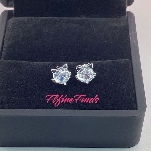 💎🐈Sterling Silver CZ Diamond Stud Cat Earrings🐈💎 - Picture 12 of 17